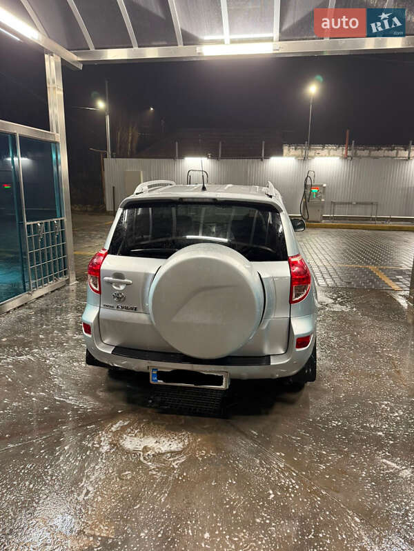 Внедорожник / Кроссовер Toyota RAV4 2007 в Николаеве