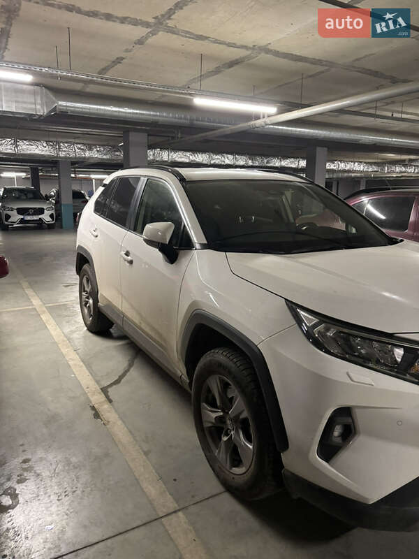 Позашляховик / Кросовер Toyota RAV4 2023 в Львові фото 4 Позашляховик / Кросовер Toyota RAV4 2023 в Львові