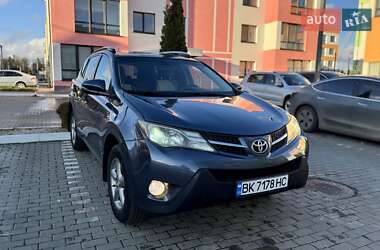 Позашляховик / Кросовер Toyota RAV4 2013 в Рівному