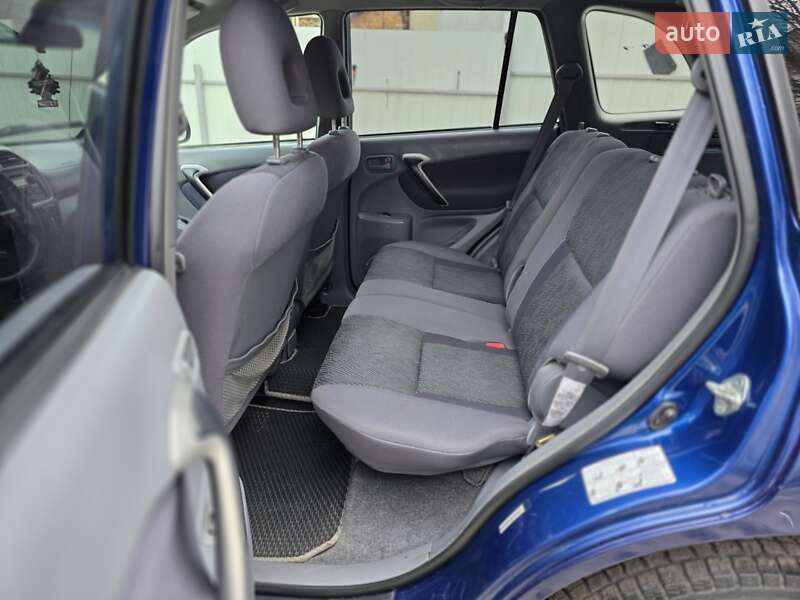 Внедорожник / Кроссовер Toyota RAV4 2003 в Бердичеве