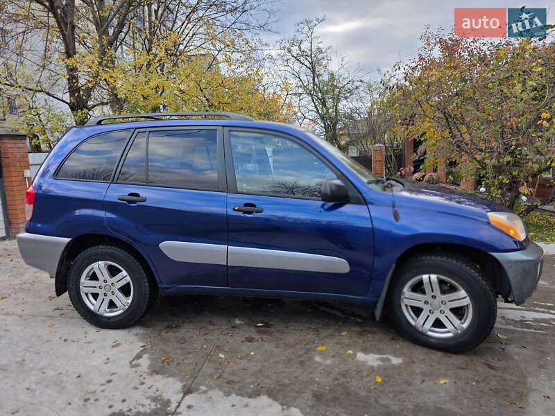 Внедорожник / Кроссовер Toyota RAV4 2003 в Бердичеве