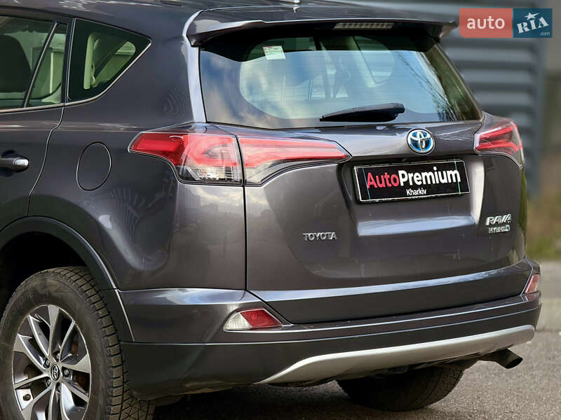 Внедорожник / Кроссовер Toyota RAV4 2018 в Харькове