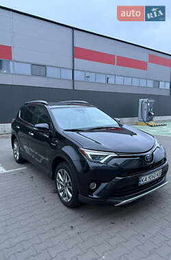 Позашляховик / Кросовер Toyota RAV4 2017 в Києві