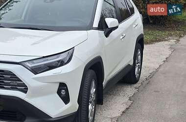Позашляховик / Кросовер Toyota RAV4 2022 в Кам'янському