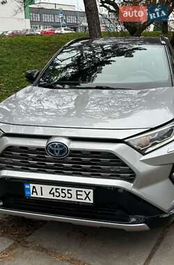 Внедорожник / Кроссовер Toyota RAV4 2021 в Киеве