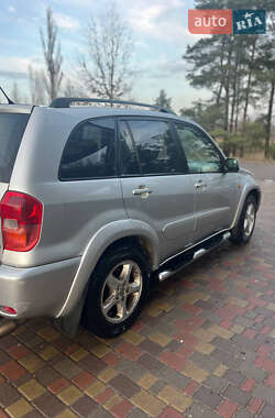 Внедорожник / Кроссовер Toyota RAV4 2002 в Киеве