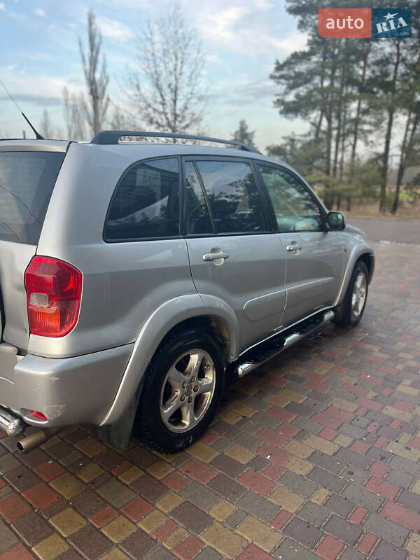 Внедорожник / Кроссовер Toyota RAV4 2002 в Киеве