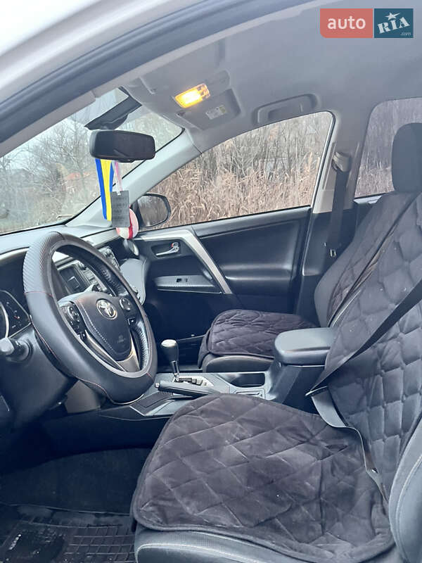 Позашляховик / Кросовер Toyota RAV4 2013 в Києві