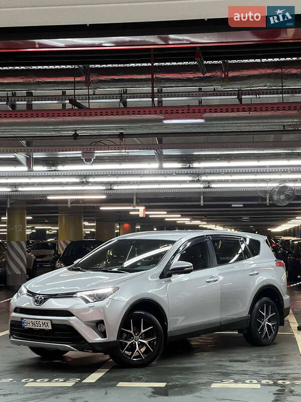 Внедорожник / Кроссовер Toyota RAV4 2016 в Одессе