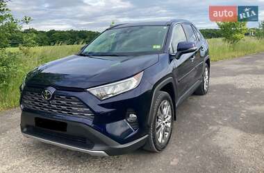 Позашляховик / Кросовер Toyota RAV4 2021 в Тернополі