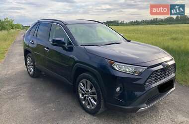 Позашляховик / Кросовер Toyota RAV4 2021 в Тернополі