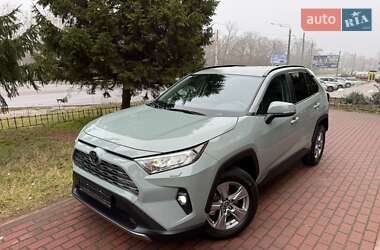 Позашляховик / Кросовер Toyota RAV4 2023 в Черкасах