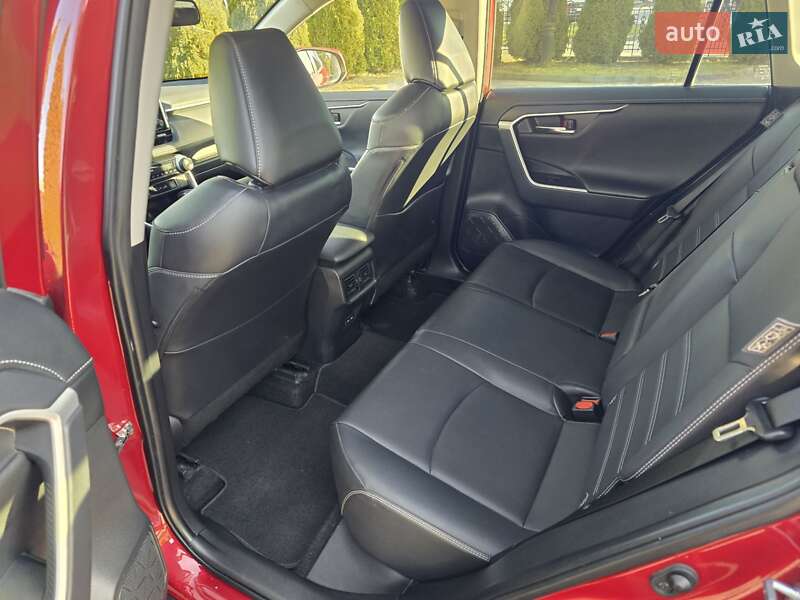 Позашляховик / Кросовер Toyota RAV4 2022 в Львові