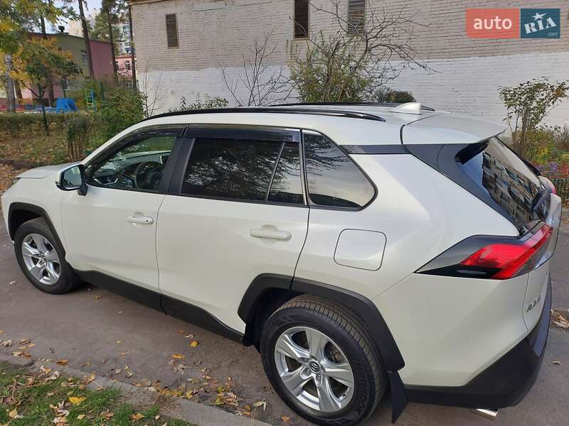 Позашляховик / Кросовер Toyota RAV4 2019 в Києві