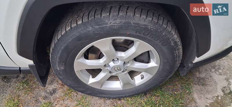 Позашляховик / Кросовер Toyota RAV4 2019 в Києві