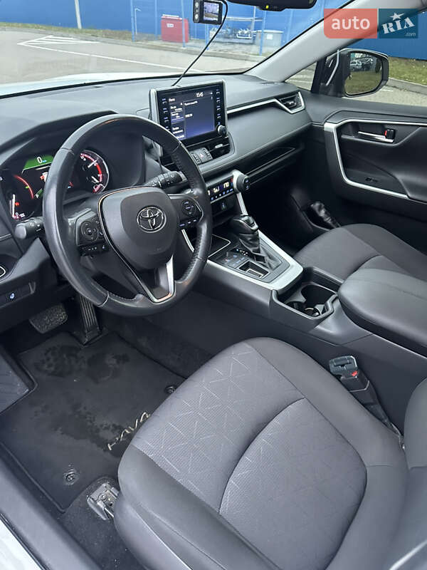 Позашляховик / Кросовер Toyota RAV4 2019 в Білій Церкві фото 15 Позашляховик / Кросовер Toyota RAV4 2019 в Білій Церкві