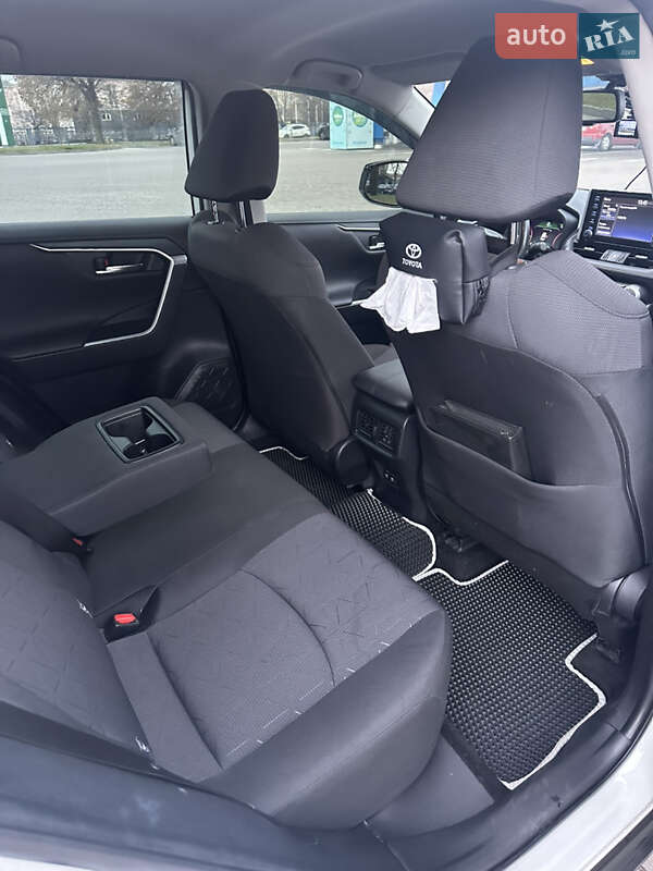 Позашляховик / Кросовер Toyota RAV4 2019 в Білій Церкві фото 20 Позашляховик / Кросовер Toyota RAV4 2019 в Білій Церкві