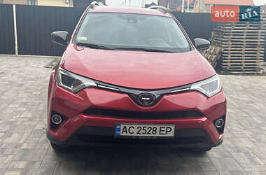 Позашляховик / Кросовер Toyota RAV4 2017 в Луцьку
