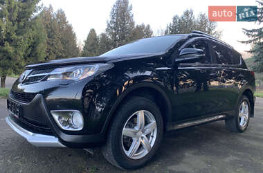 Позашляховик / Кросовер Toyota RAV4 2014 в Рівному