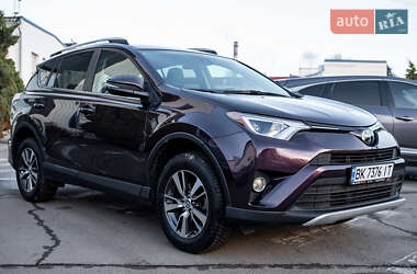 Внедорожник / Кроссовер Toyota RAV4 2018 в Киеве