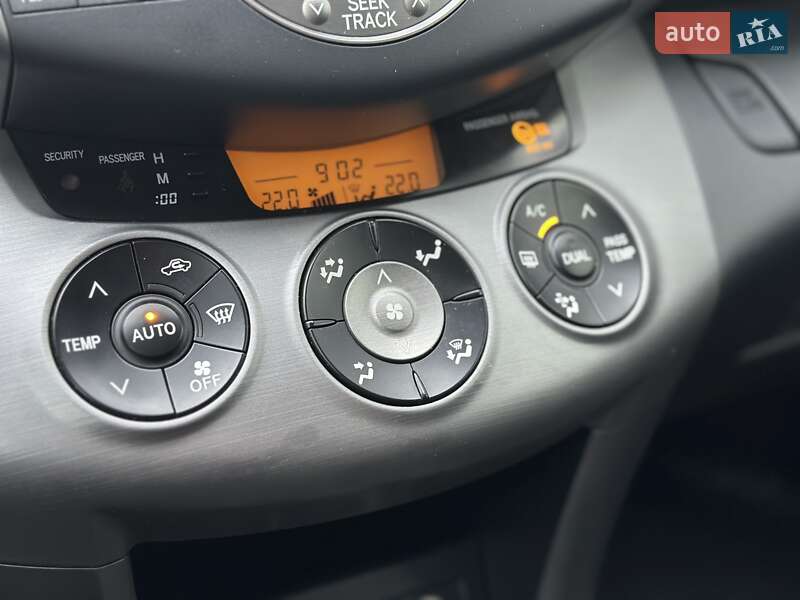 Позашляховик / Кросовер Toyota RAV4 2008 в Києві