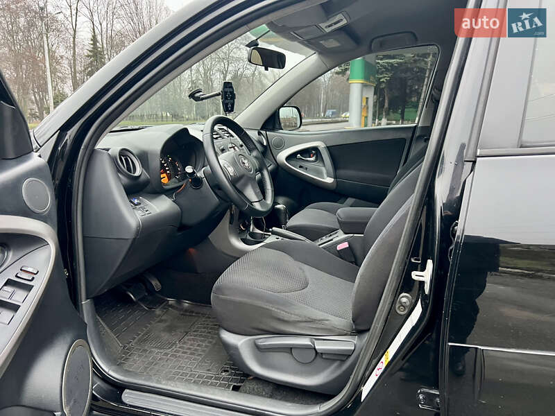 Внедорожник / Кроссовер Toyota RAV4 2006 в Днепре