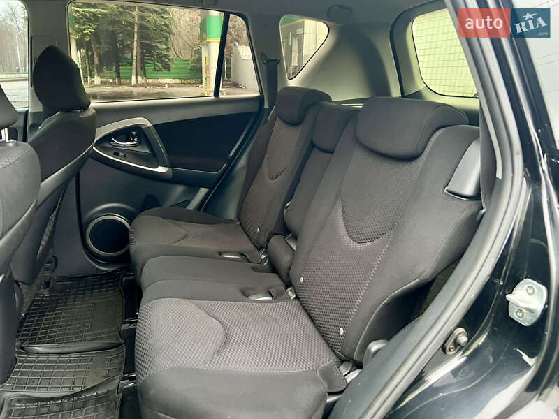 Внедорожник / Кроссовер Toyota RAV4 2006 в Днепре