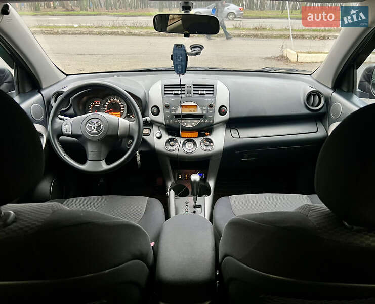 Внедорожник / Кроссовер Toyota RAV4 2006 в Днепре