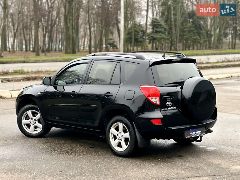 Внедорожник / Кроссовер Toyota RAV4 2006 в Днепре