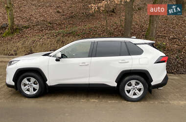 Внедорожник / Кроссовер Toyota RAV4 2019 в Тячеве