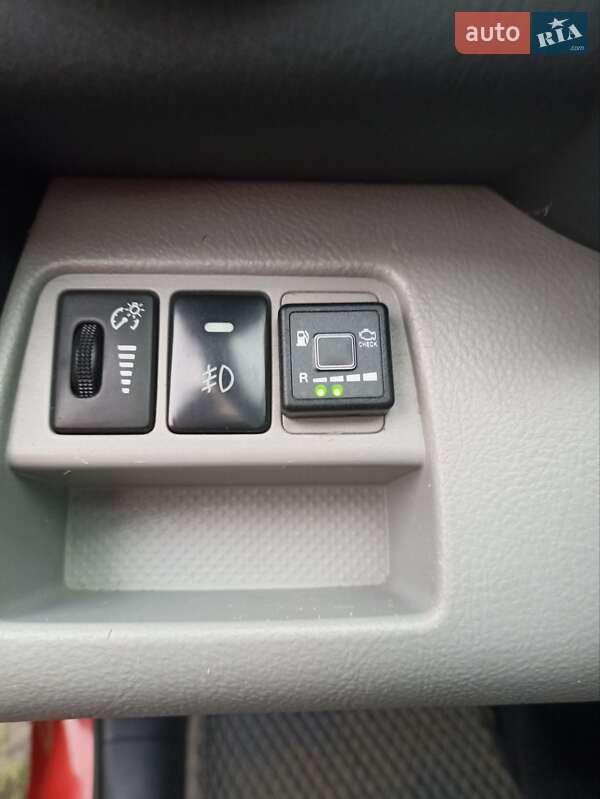 Позашляховик / Кросовер Toyota RAV4 2012 в Карлівці