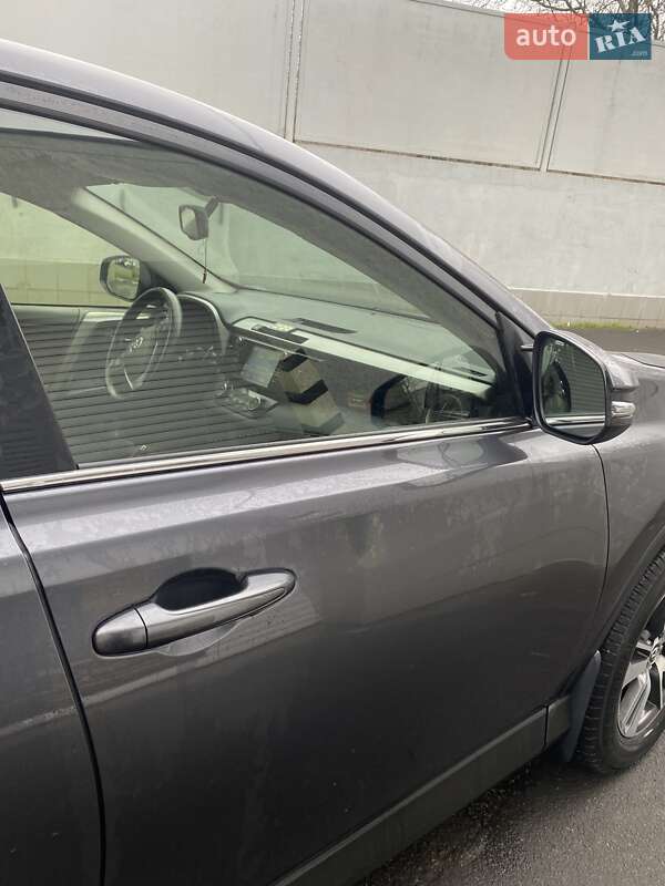 Позашляховик / Кросовер Toyota RAV4 2017 в Одесі