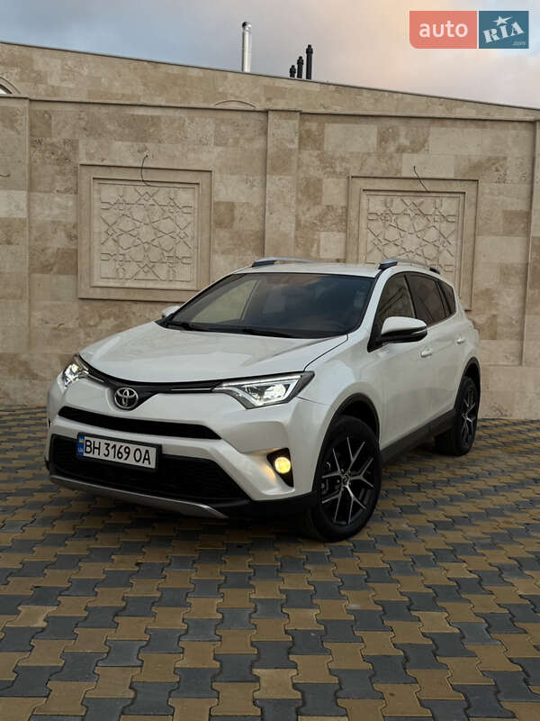 Позашляховик / Кросовер Toyota RAV4 2016 в Одесі