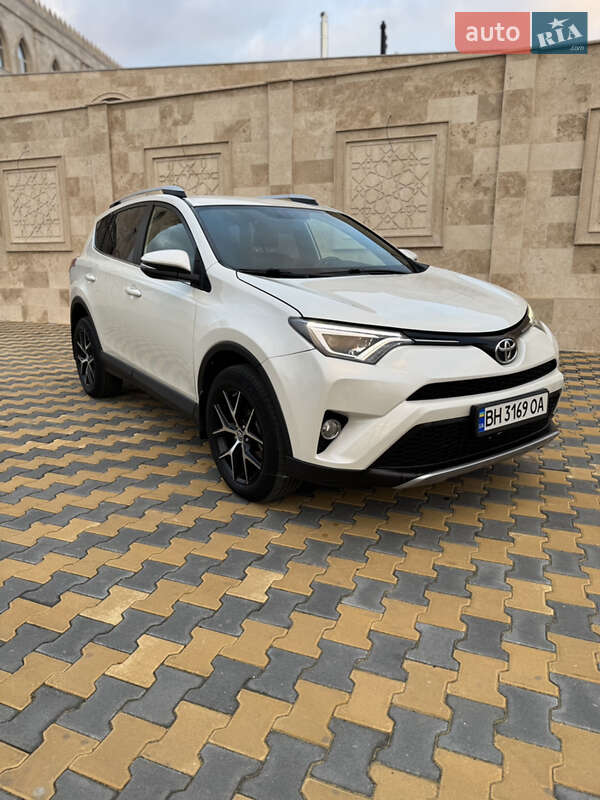Позашляховик / Кросовер Toyota RAV4 2016 в Одесі