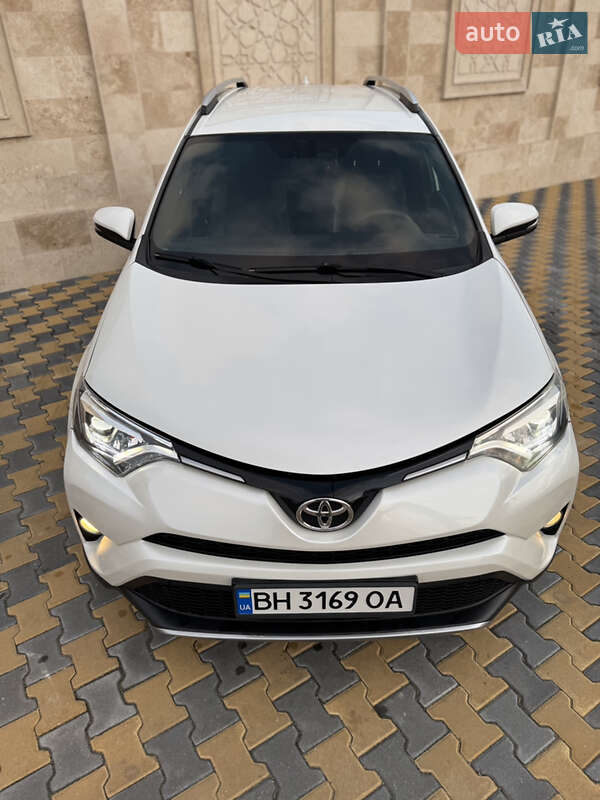 Позашляховик / Кросовер Toyota RAV4 2016 в Одесі