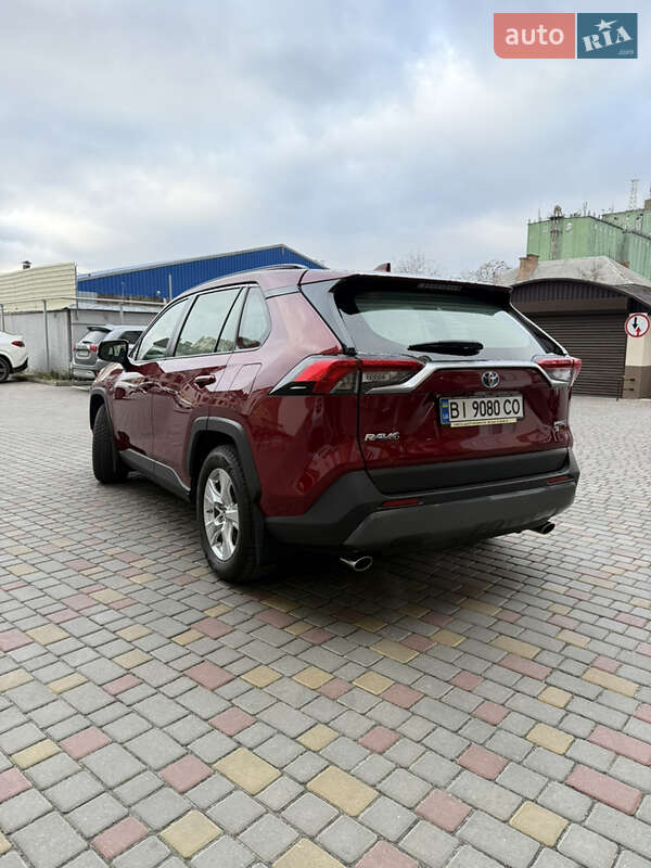 Позашляховик / Кросовер Toyota RAV4 2019 в Кременчуці