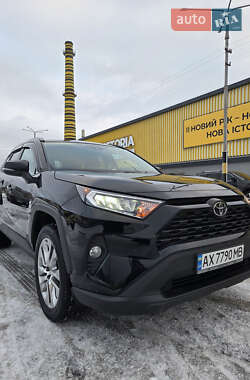 Позашляховик / Кросовер Toyota RAV4 2019 в Києві
