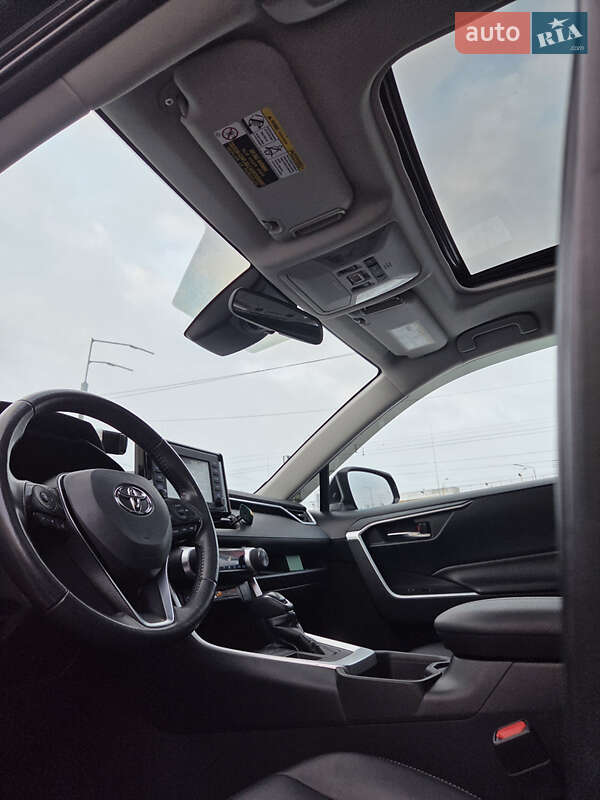 Позашляховик / Кросовер Toyota RAV4 2019 в Києві