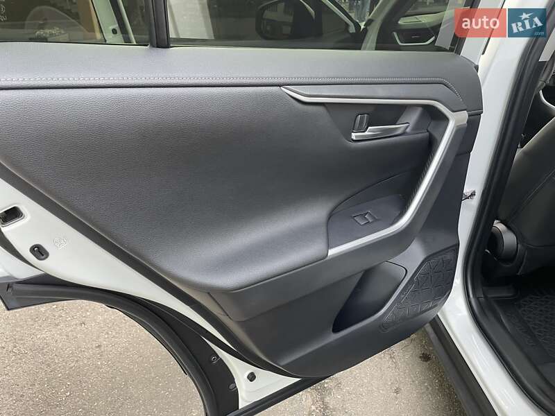 Позашляховик / Кросовер Toyota RAV4 2022 в Вінниці