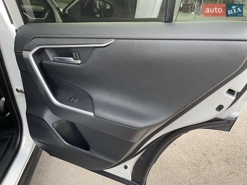 Позашляховик / Кросовер Toyota RAV4 2022 в Вінниці