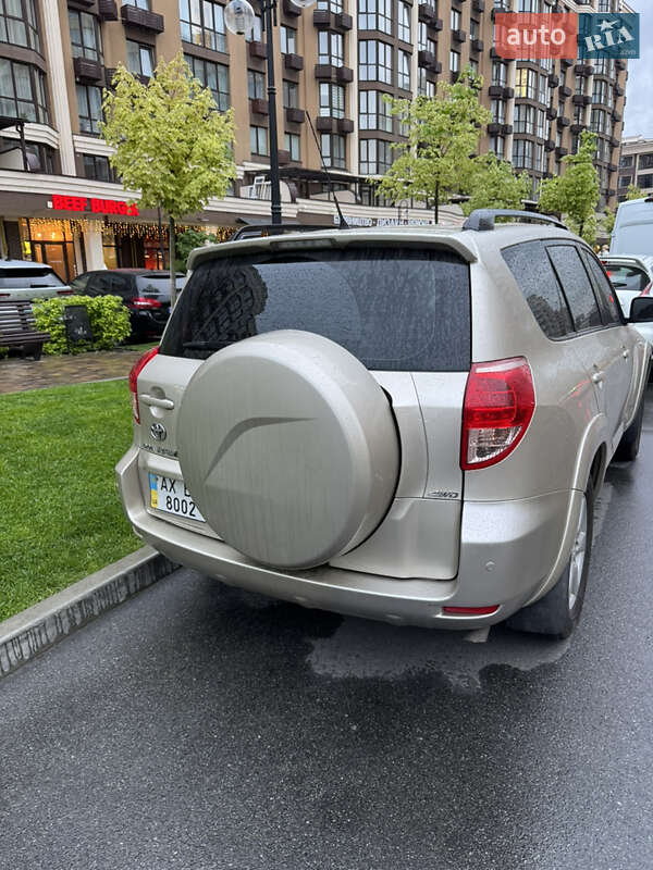 Внедорожник / Кроссовер Toyota RAV4 2007 в Киеве