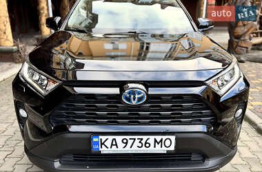 Внедорожник / Кроссовер Toyota RAV4 2020 в Киеве