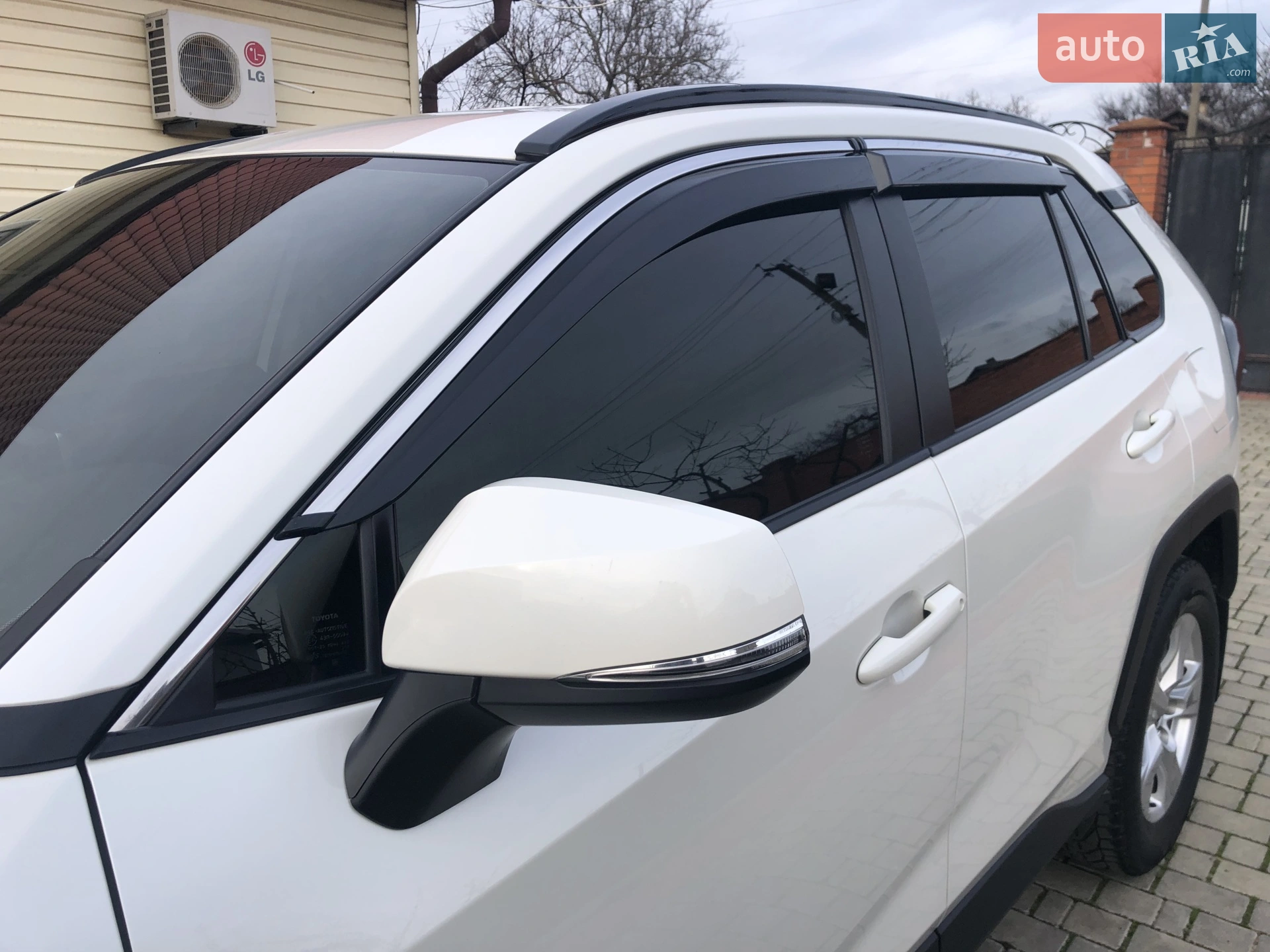 2019 Toyota RAV 4 - мініатюра 16