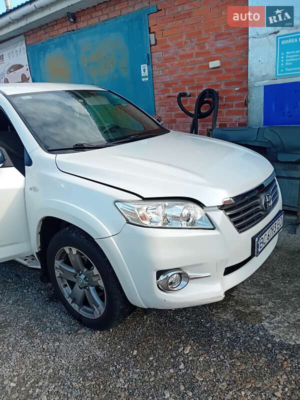 Позашляховик / Кросовер Toyota RAV4 2010 в Трускавці