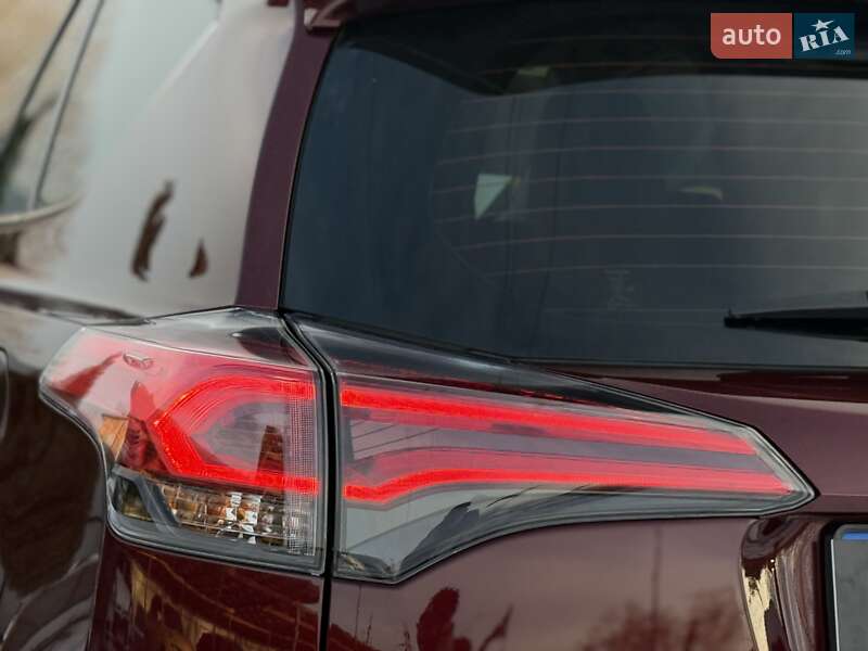 Позашляховик / Кросовер Toyota RAV4 2017 в Вінниці