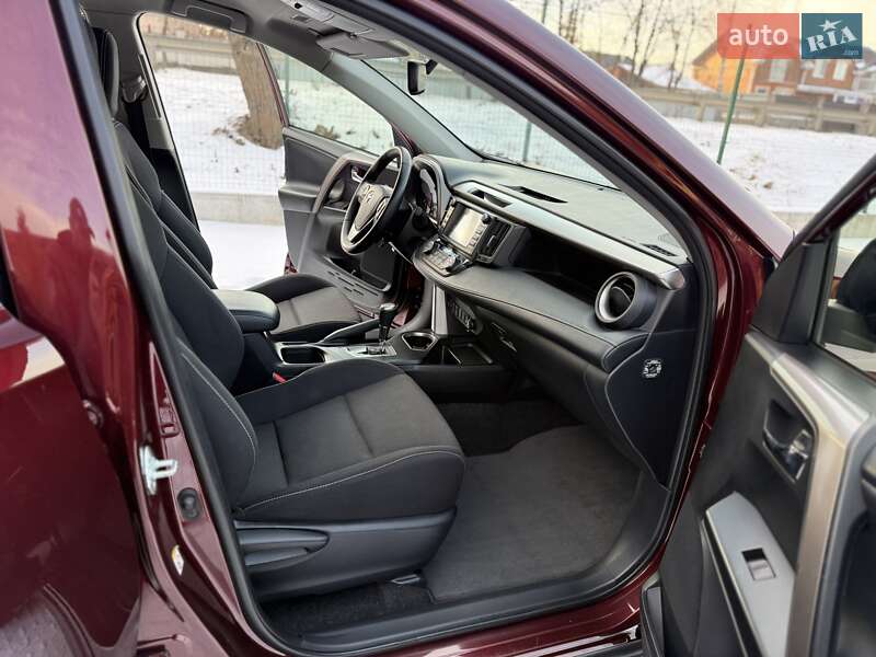 Позашляховик / Кросовер Toyota RAV4 2017 в Вінниці