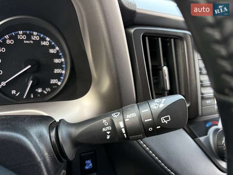Позашляховик / Кросовер Toyota RAV4 2017 в Вінниці