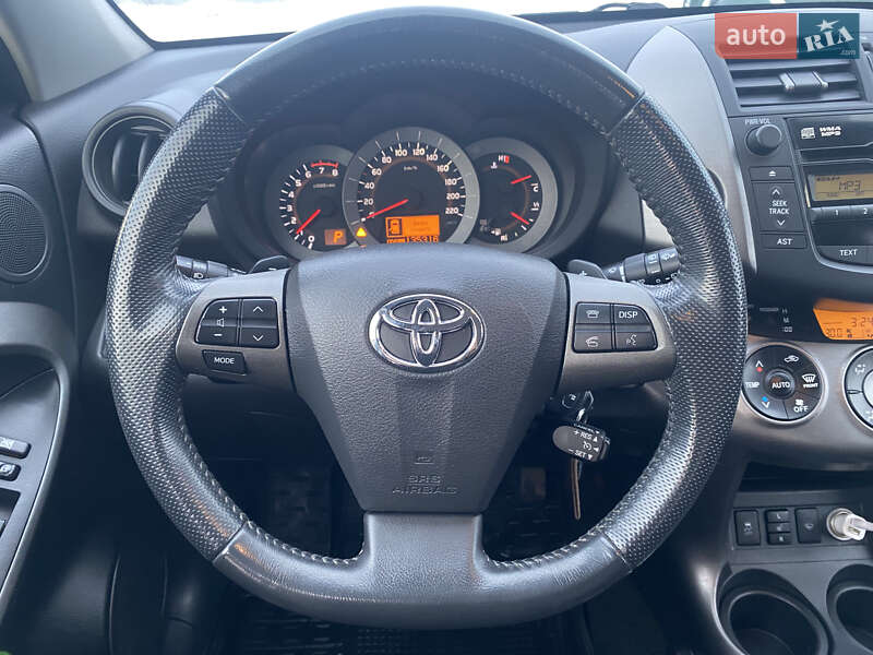 Позашляховик / Кросовер Toyota RAV4 2010 в Києві