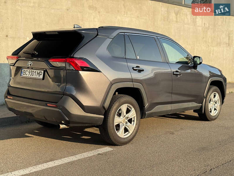 Позашляховик / Кросовер Toyota RAV4 2019 в Києві