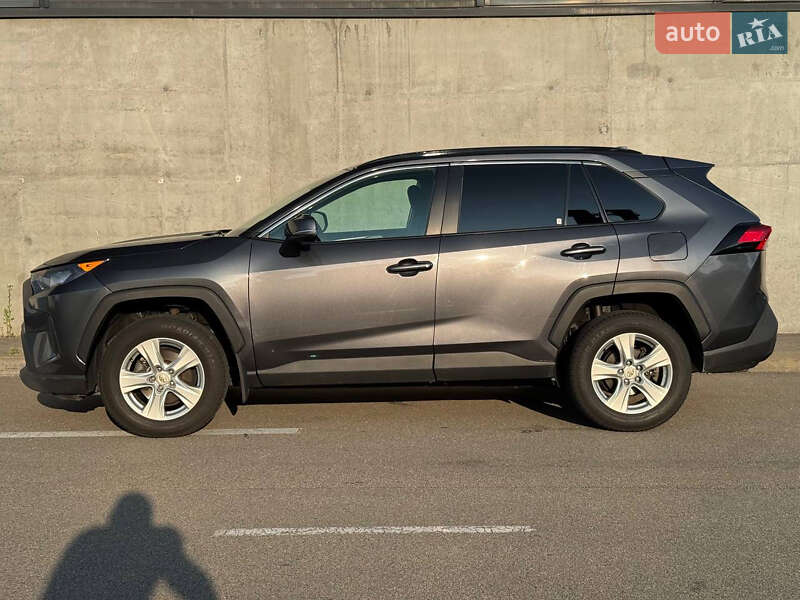 Позашляховик / Кросовер Toyota RAV4 2019 в Києві